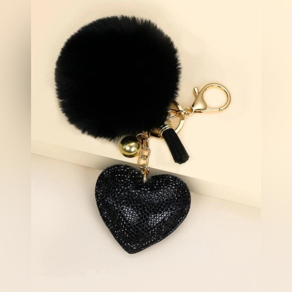 Black heart 🖤 and Pom Pom keychain - Picture 2 of 2